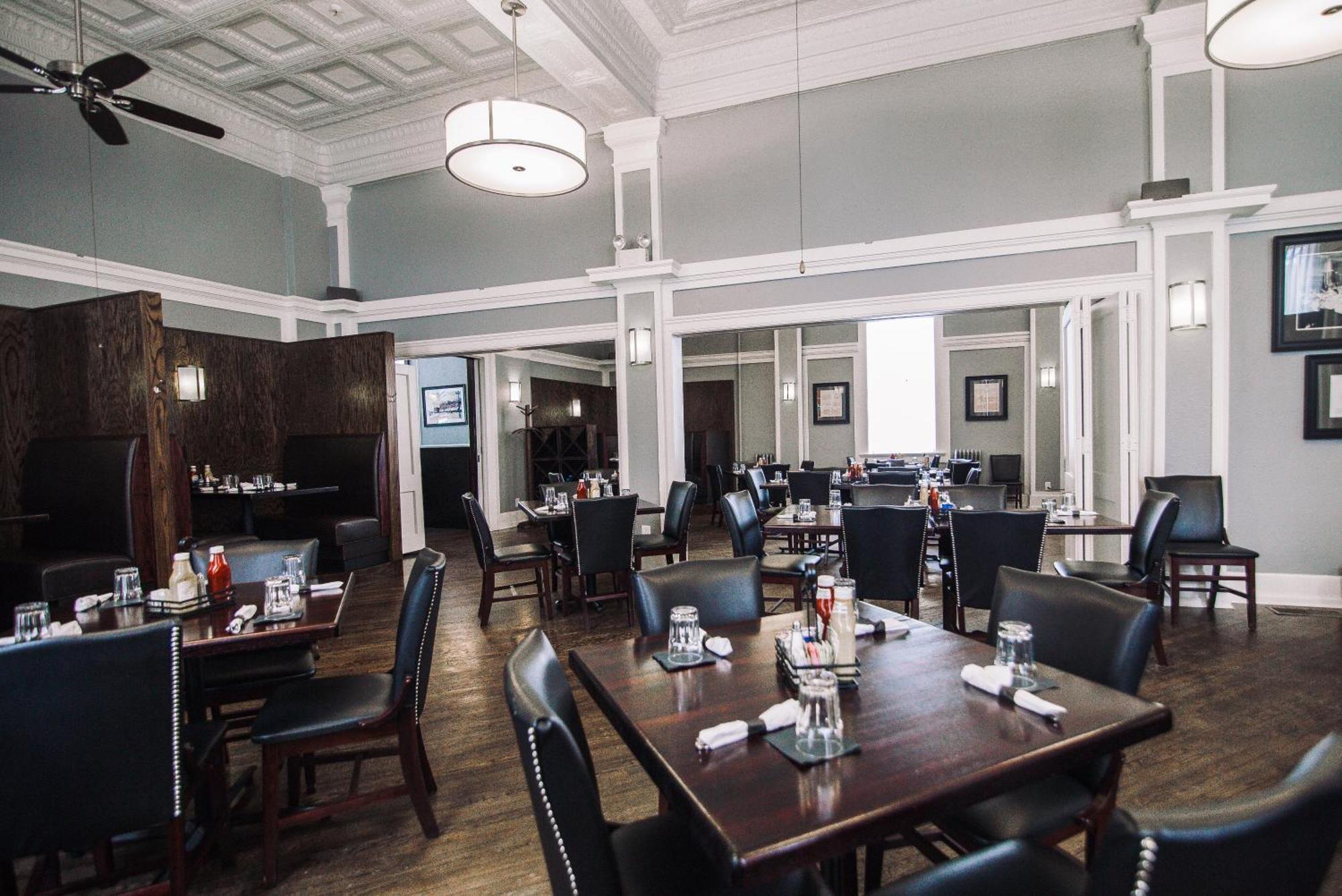 The Continental Hotel Centerville 外观 照片