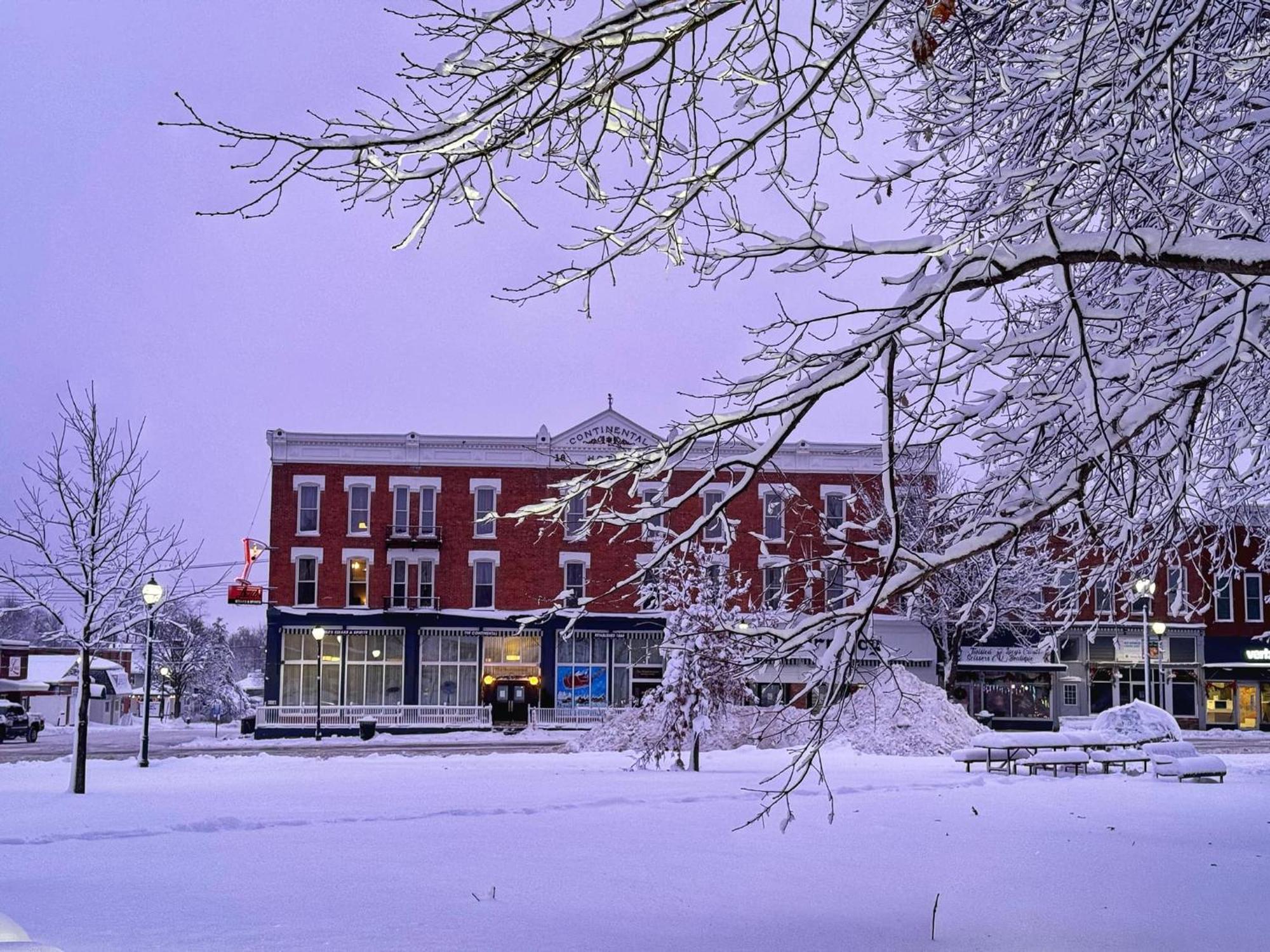 The Continental Hotel Centerville 外观 照片